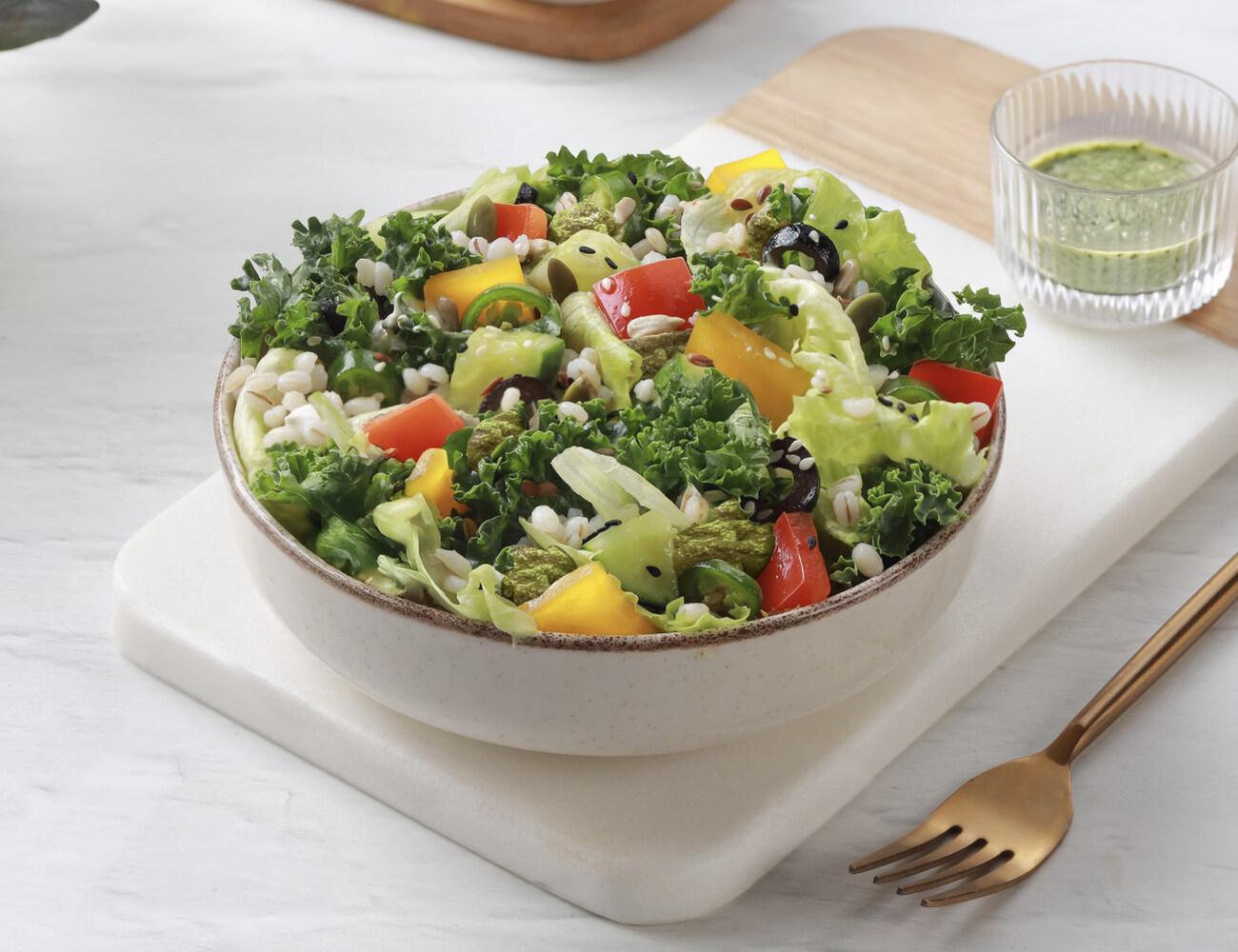 Pesto & Veggies Hearty Salad [310 Kcal, Low Calorie]