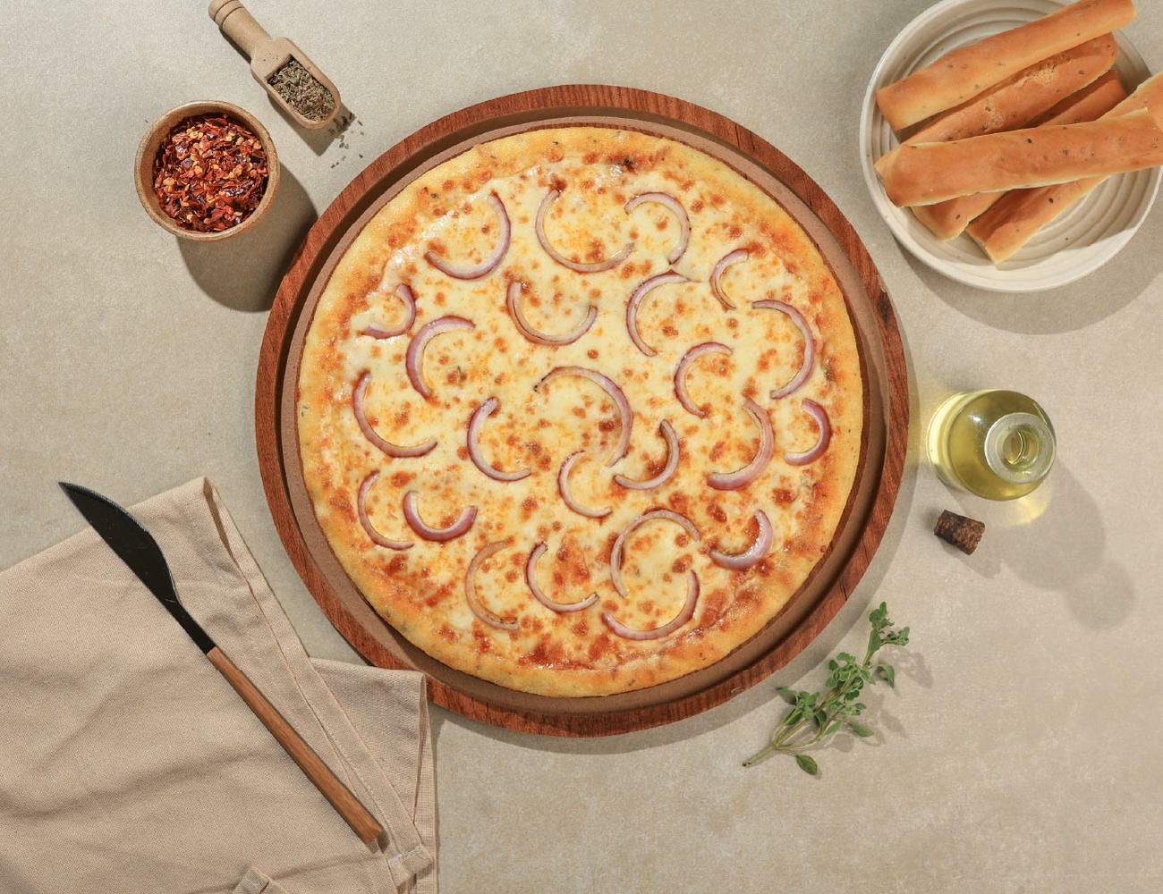 Roasted Onion & Cheese Thin Crust Pizza [7" Regular]