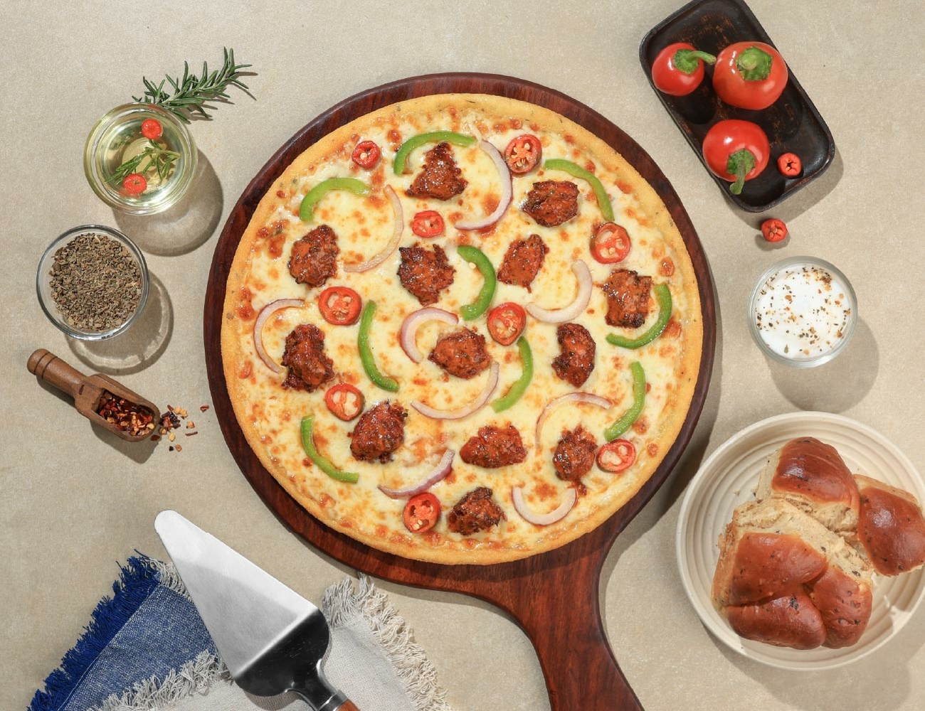 Cluckin’ Hot Thin Crust Pizza [7" Regular]