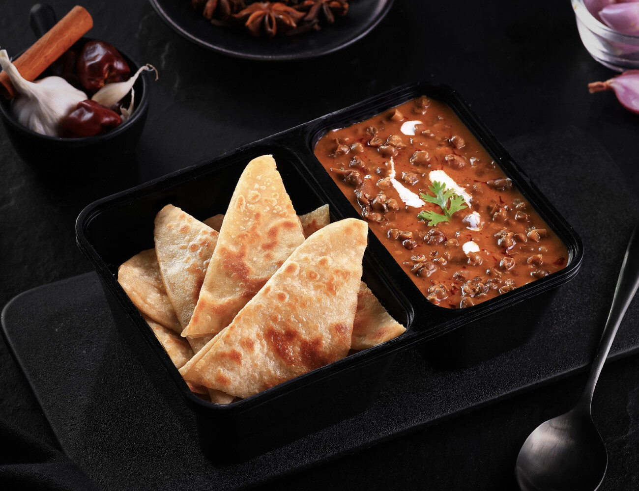 Pind Di Dal Makhani [Paratha] Bowl