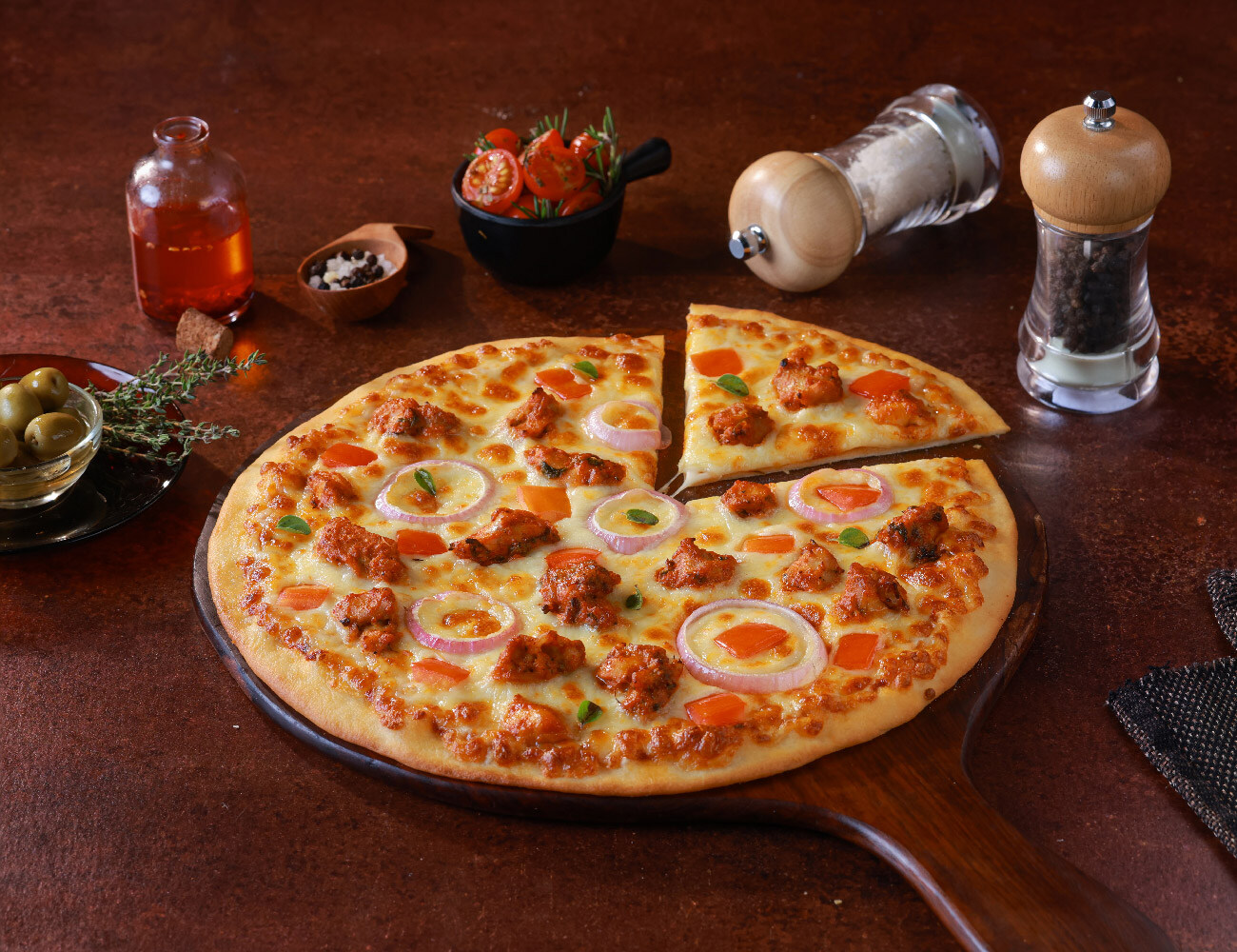 Indi Chicken Tikka Cheese Blast Pizza [10" Large]