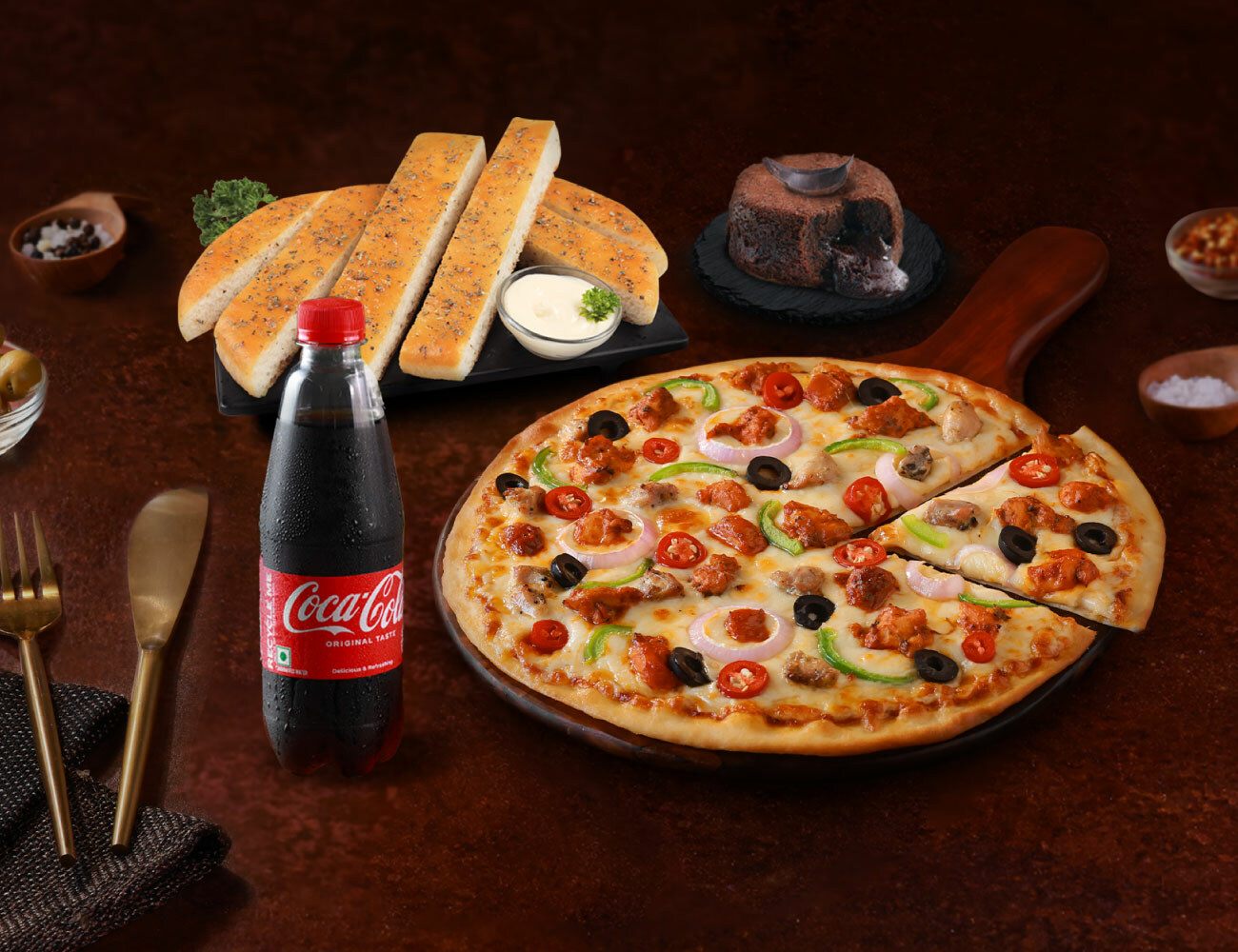 Any Large 10" Pizza + Any Garlic Breadsticks [FREE Coke & Choco Lava Cake]