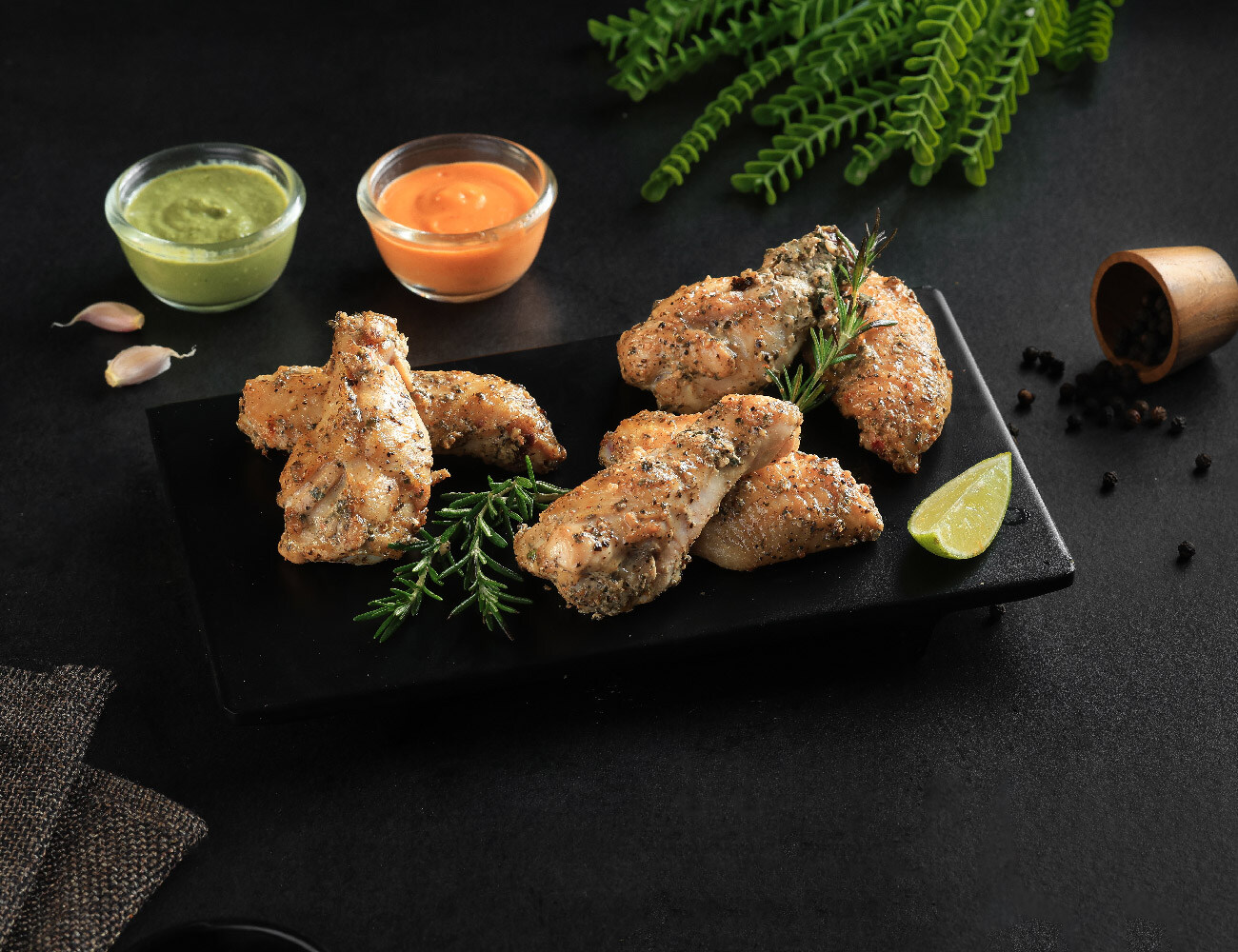 Pepper Garlic Grilled Chicken Wings [6 Pcs]