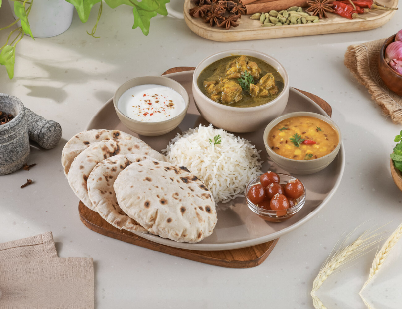 Saag Wala Chicken - Feast Thali